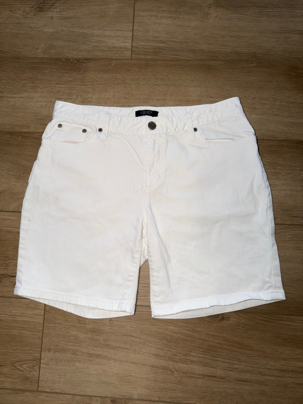 Chaps woman’s  White Jean Shorts - Classic Denim Look size 10